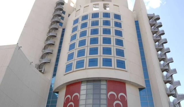 MHP İstanbul'dan sonra  3 ilde daha teşkilatları feshetti!