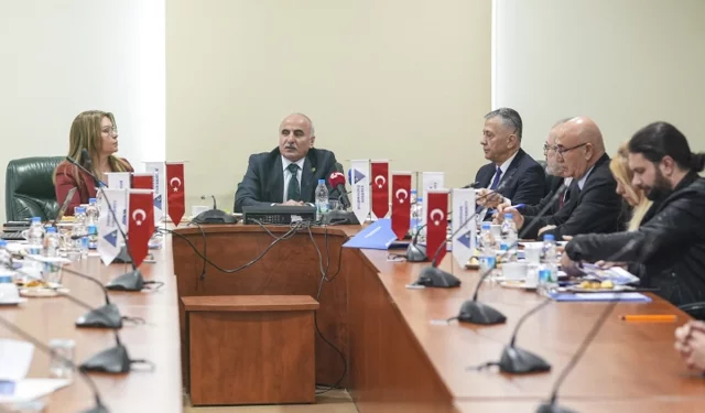 TBMM heyetinden üniversite ve Maarif Vakfı ziyareti