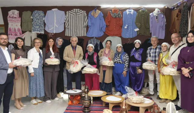 Alikahyalıların el emeği ürünleri İZMEK'le görücüye çıktı