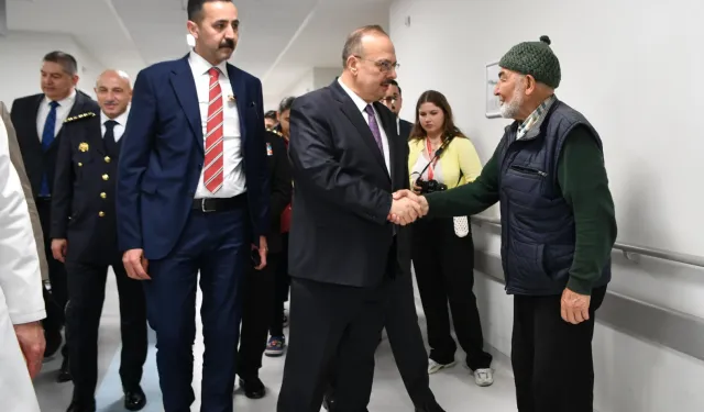 Vali Canbolat'tan bayramda hastane ziyareti