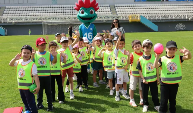 Bursa Nilüfer'de Spor Şenlikleri'nde sıra minik öğrencilerin