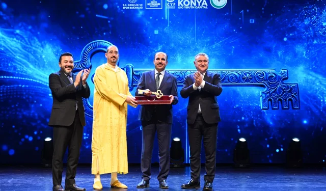 Gençlik Başkenti anahtarı Konya'ya devredildi