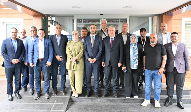 Gaziosmanpaşa'da AKP'den cezaevindeki Hakan Bahçetepe'ye sert eleştiri