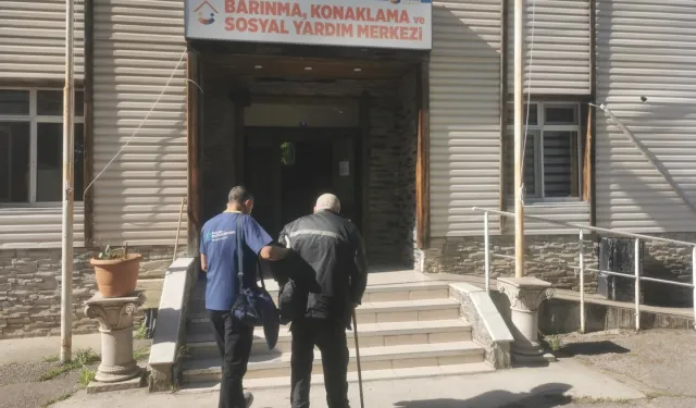 Kocaeli'nde çöp ev dramı sona erdi