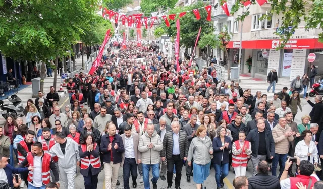 Manisa'da Başkan Dutlulu emekçilerle omuz omuzaydı