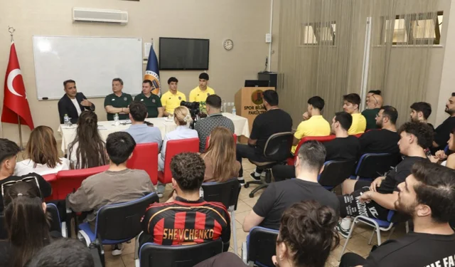 Mersin Üniversitesi'nde basketbol altyapısı konuşuldu