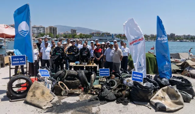Araba lastiği, masa, sandalye, klozet kapağı... Bunlar İzmir denizinden çıktı!