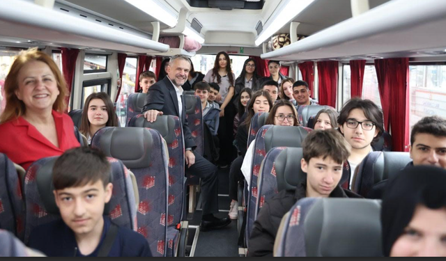 Bayrampaşalı öğrenciler Dolmabahçe Sarayı’nda tarihle buluşuyor