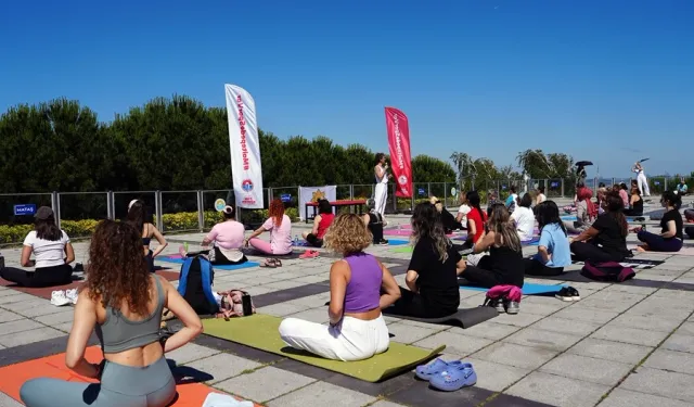 İstanbul Maltepe'de yoga için buluştular