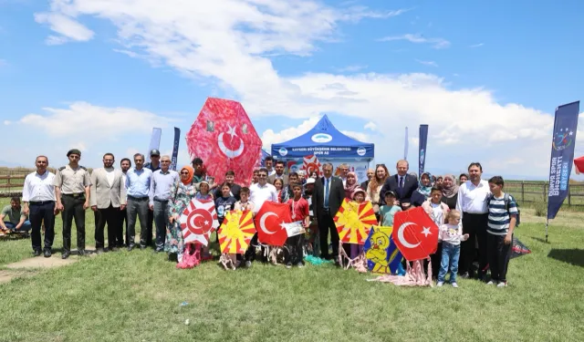 Kayseri Büyükşehir'den Sultan Sazlığı'nda uçurtma şenliği