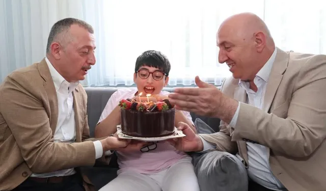 Başkan Büyükakın'dan doğum günü sürprizi