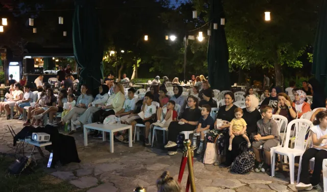 Açık hava sinema keyfi Dobruca'da yaşandı