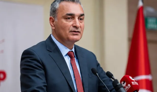 CHP dökülmeye devam ediyor;  8 il başkanı daha görevden alındı