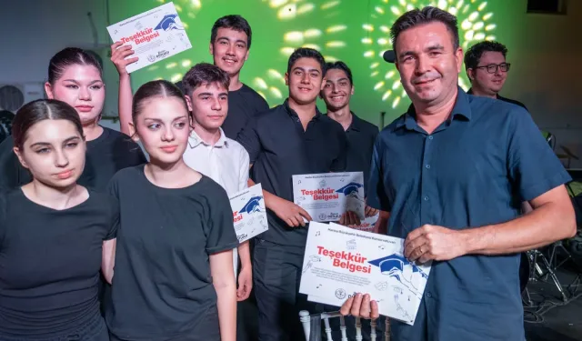 Manisa Büyükşehir Konservatuvarı'ndan sanat dolu yıl sonu gecesi