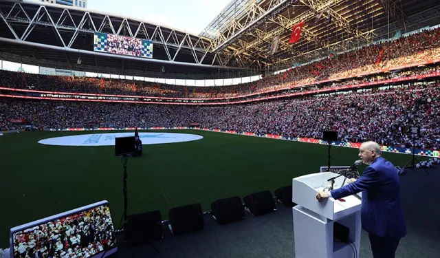 Erdoğan: Türkiye'yi ileriye gençlik taşıyacak