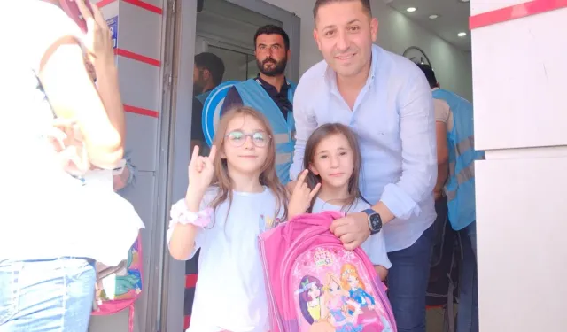 Ülkü Ocakları'ndan örnek davranış; 5 bin öğrenciye kırtasiye desteği