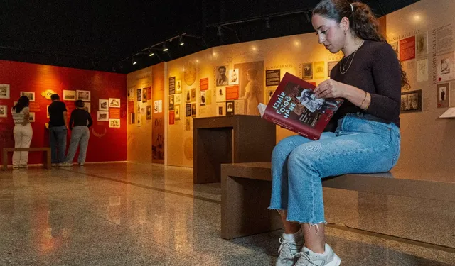 Fotoğrafın 200. yılında İzmir'in görsel hafızası kitapla buluştu