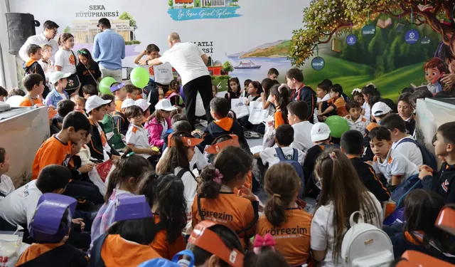 Kocaeli Kitap Fuarı'nda öğrencilerin kitap heyecanı