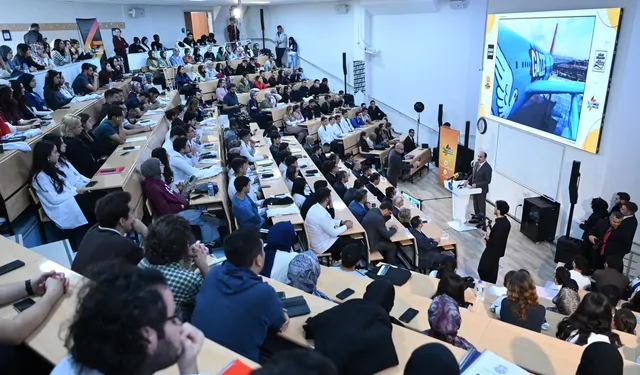 Konya'da Başkan Altay, tıp öğrencileriyle buluştu