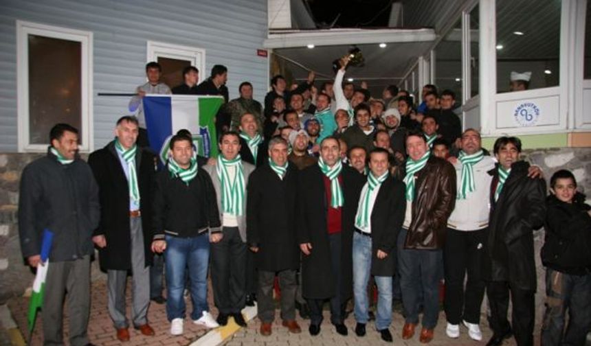 Şampiyon Arnavutköy Belediyespor