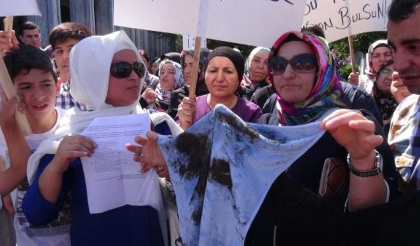 Sultangazi'de kadınlar sokağa doküldü: Toz istemiyoruz