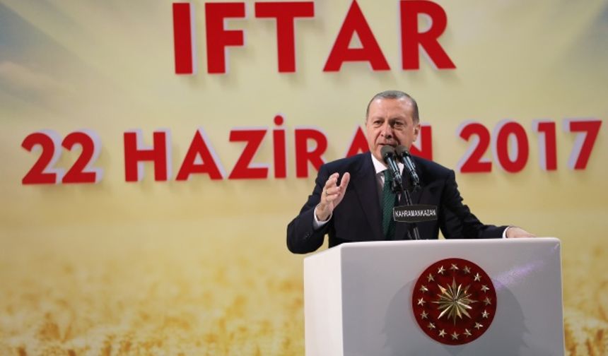CUMHURBAŞKANI Recep Tayyip Erdoğan, &quot; Çıkmış bana kendisinin Grup Başkanvekilimidir, ne karın ağrısı, 3 buçuk milyar dolar  mal varlığım varmış. Ey Kılıçdaroğlu senin bu adamının yaptığı açıklamayı ispatlayamazsanız alçaksınız, namustan yoksunsunuz. Eğer bizim böyle bir varlığımız olmuş olsaydı, Türkiye&#039;de bu hizmetleri kimse göremezdi &quot; dedi. 