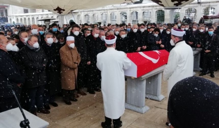 Kadir Topbaş'ın cenazesinde izdiham!