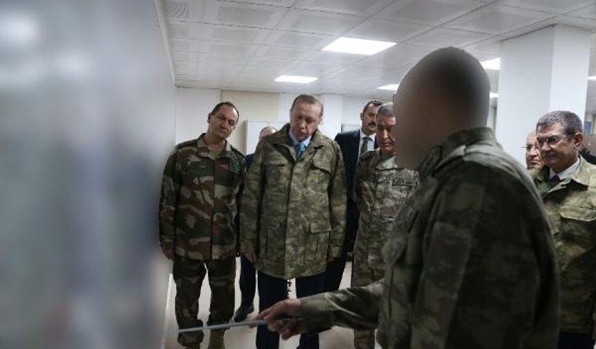 Cumhurbaşkanı Erdoğan’a, Başbakan Yardımcısı Bekir Bozdağ, Savunma Bakanı Nurettin Canikli, Kara Kuvvetleri Komutanı Orgeneral Yaşar Güler’in de refakat ettikleri kaydedildi.