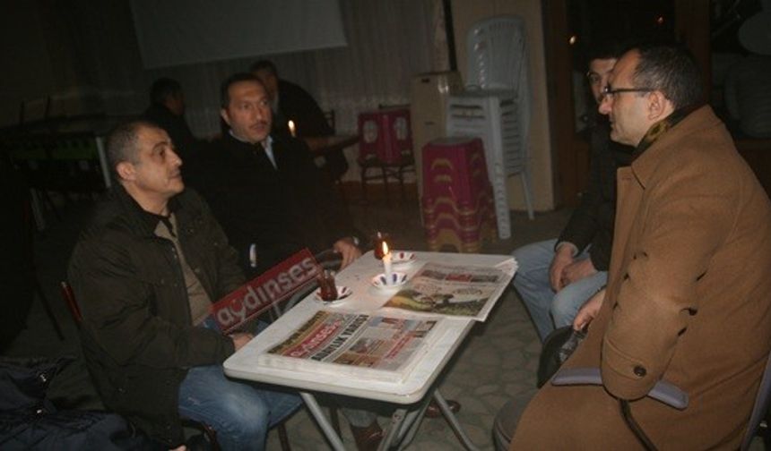 Defalarca elektrik idaresinin 186 numaralı çağrı merkezini arıyoruz, ulaşmak mümkün değil. diyen  mahalle sakinleri;