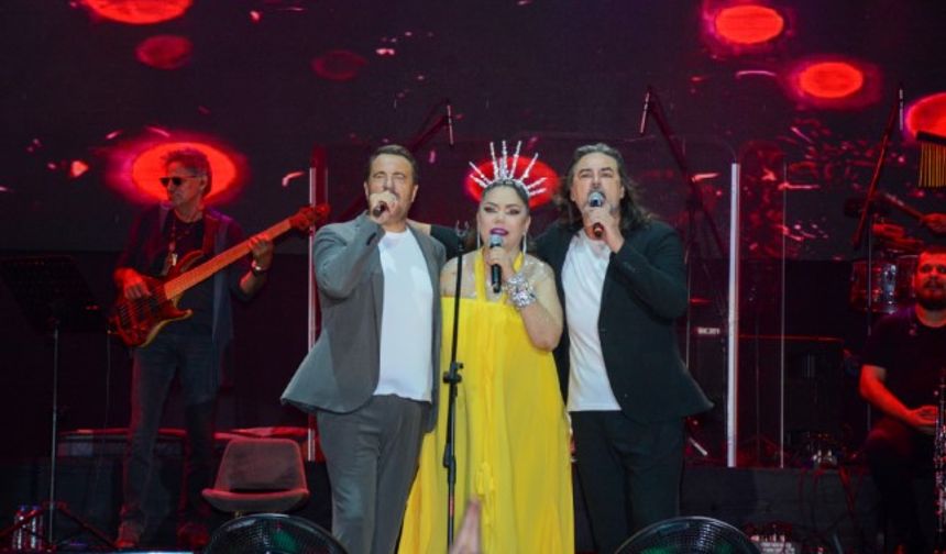 İzel-Çelik- Ercan’dan karnaval tadında konser...
