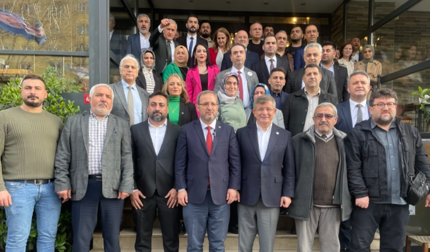 Ahmat Davutoğlu Sultangazi'de iktidarı yerden yere vurdu