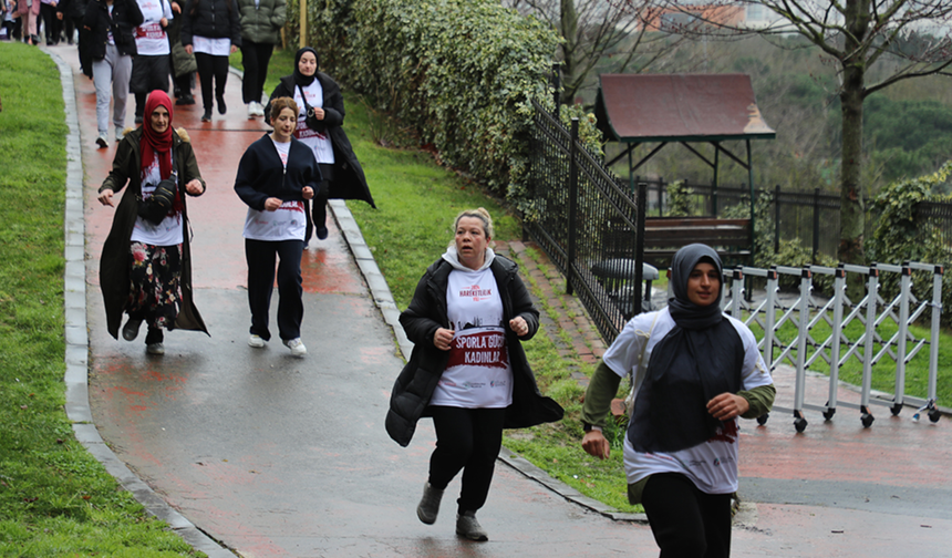 Gaziosmanpaşa'da Kadınlar Günü için koştular!