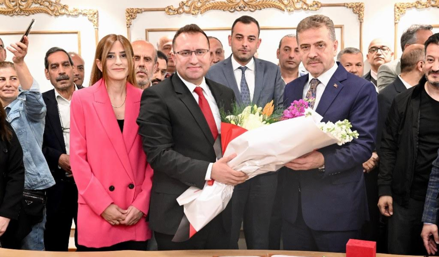 Gaziosmanpaşa'da Usta, Görevi Başkan Hakan Bahçetepe'ye devretti...