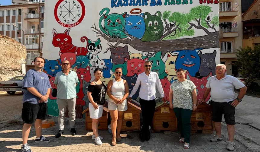 Bursa'da Gemlik sokakları sanat ile buluşuyor