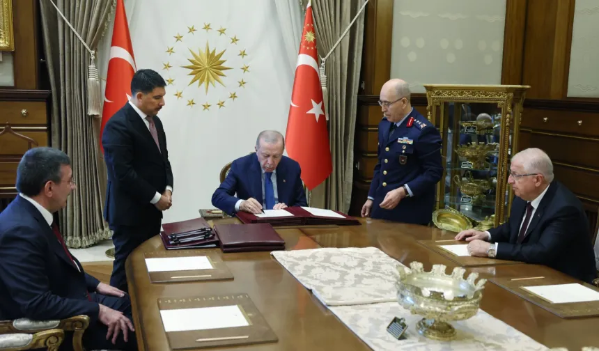 YAŞ kararları açıklandı... Türk Silahlı Kuvvetleri'nde yeni atamalar ve rütbeler...