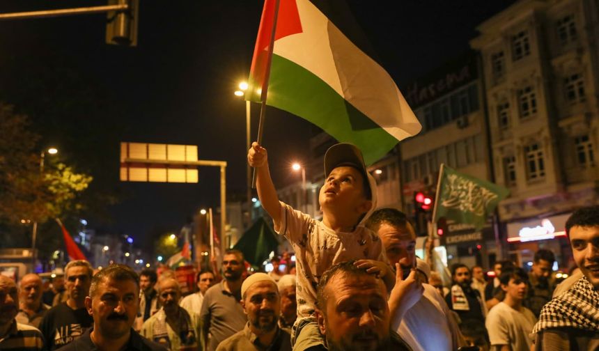 Fatih’te Gazze için Binlerce kişi yürüdü