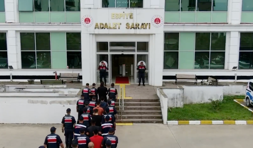 Bakan Yerlikaya açıkladı; 7 İlde organize suç örgütüne operasyon