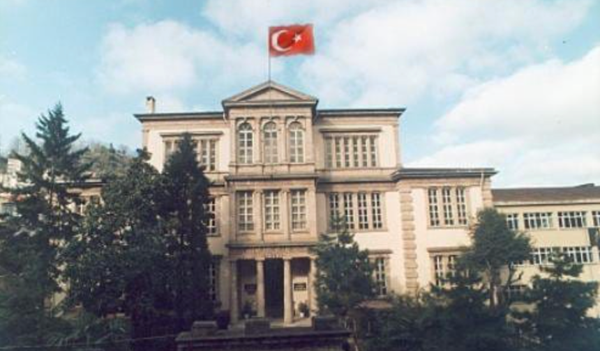 Giresun Ticaret Lisesi Mezunları, Okullarının Kent Müzesi olması için direniyor!...