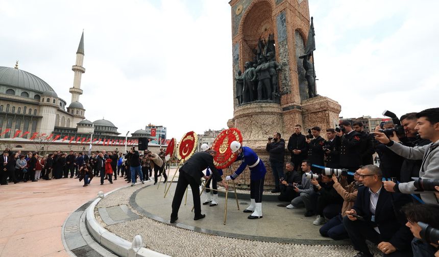 29 Ekim Cumhuriyetin 102. Yılı için Taksim'de Kutlama töreni...