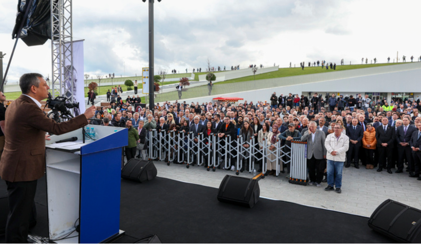 Özgür Özel'den Kabataş'ta İmamoğlu mesajı!