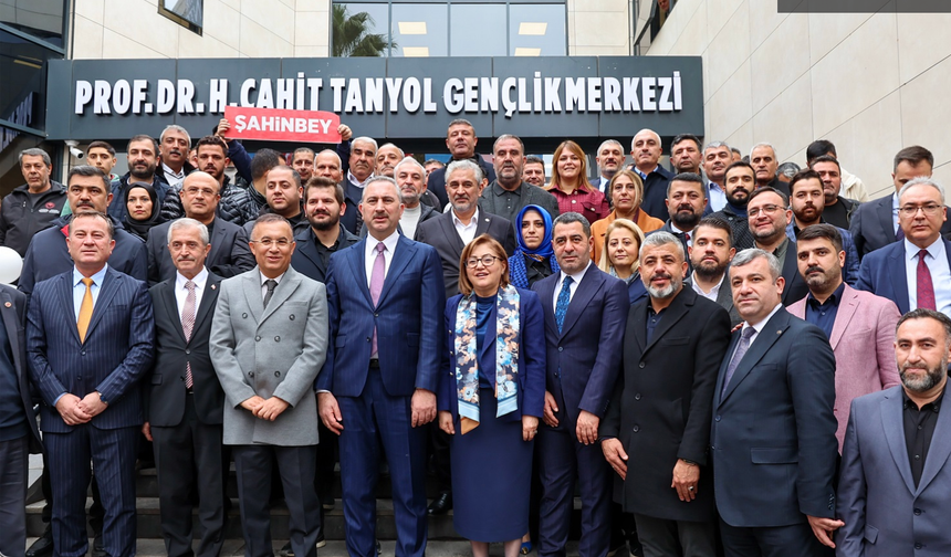 Nizip'de Prof. Dr. Hüseyin Cahit Tanyol Gençlik Merkez'i açıldı