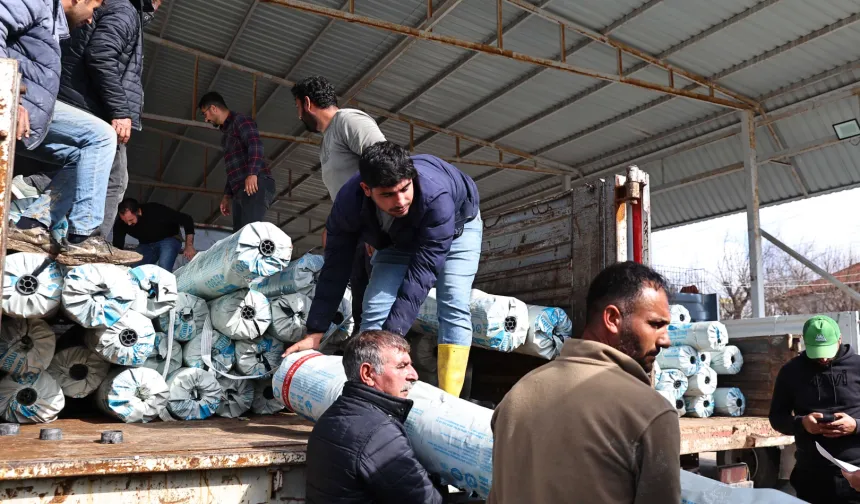 Büyükşehir'den üreticiye sera naylonu desteği