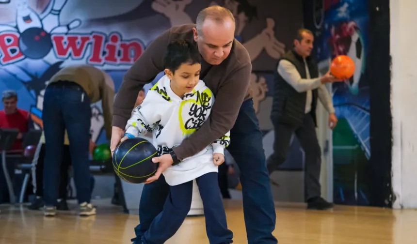 Bilgievleri'nden baba-oğul bowling turnuvası
