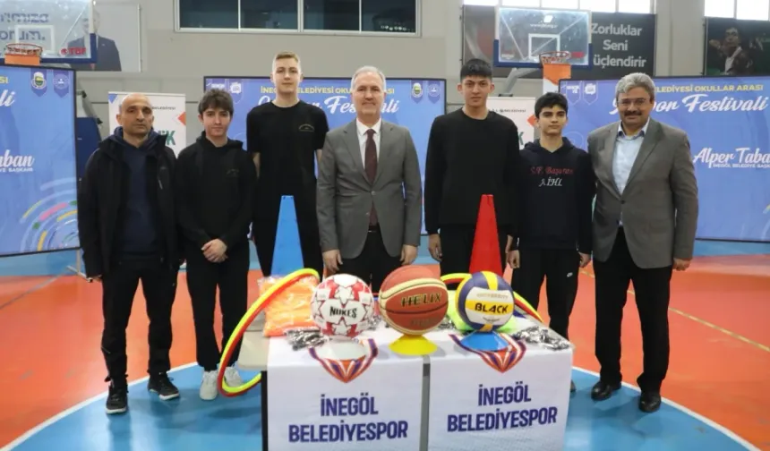 Bursa İnegöl'de 80 okula 700 bin TL'lik spor malzemesi desteği