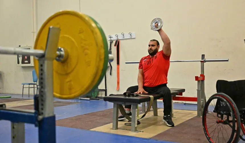 Milli halterci Faruk Öztürk'ün hedefi Olimpiyat Madalyası