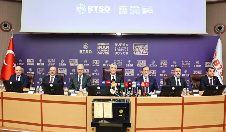 Bakan Bolat Bursa'da ekonomi mesajı verdi... İhracatta tarihi rekor kırdık
