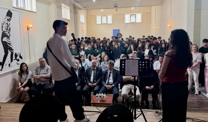 Edirne Keşan'da Yusuf Çapraz Anadolu Lisesi'nde muhteşem şenlik