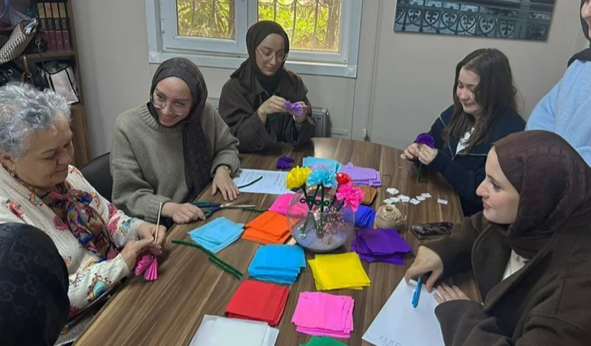 Sağlıklı yaşlanmayı destekleyen atölye çalışması