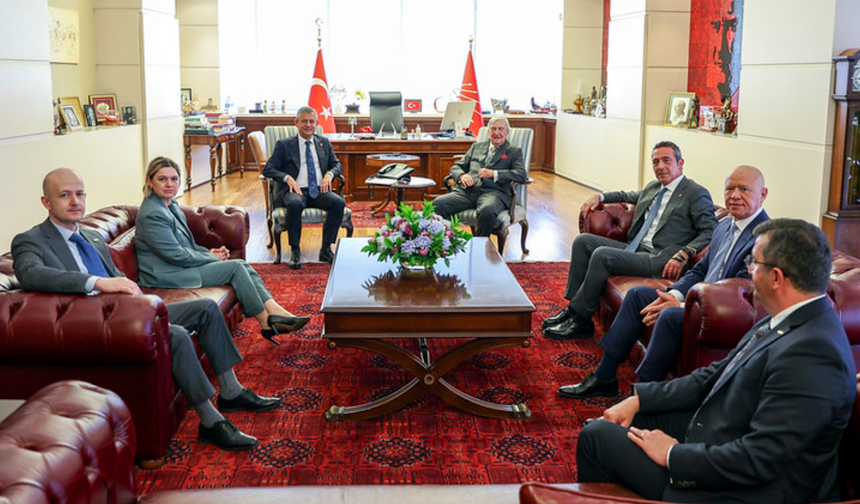 Koç Ailesi'nden CHP Genel Başkanı Özgür Özel'e ziyaret...