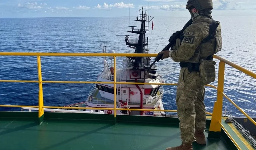 Türk Deniz Gücü'nden sondaj gemilerine güvenlik desteği